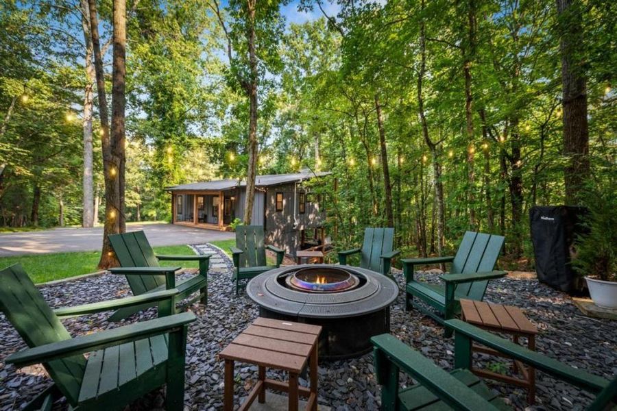 Community amenities in , Morganton (Image 49).