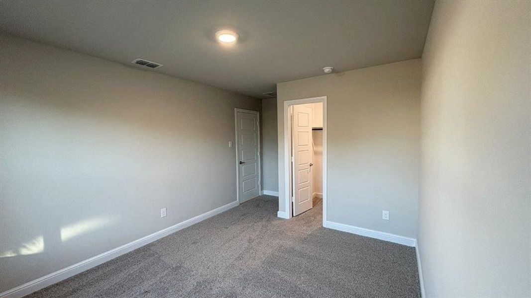 Spacious, unfurnished interior of a new home in Sandstone Estates, Granbury (Image 13).