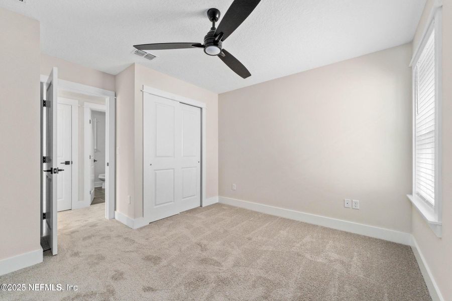 Spacious, unfurnished interior of a new home in , Jacksonville (Image 23).