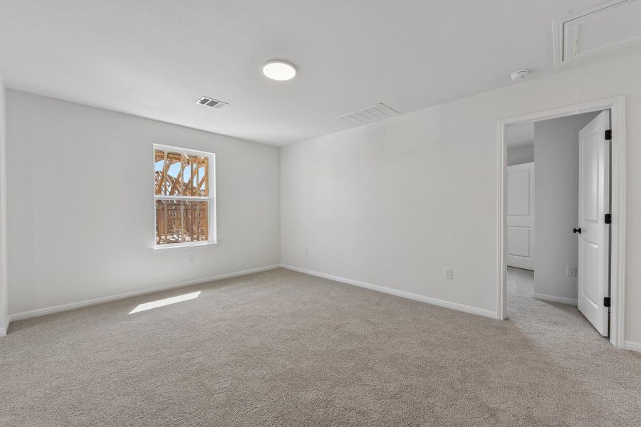Spacious, unfurnished interior of a new home in Saddle Ridge at Wildhorse Ranch, Austin (Image 27).