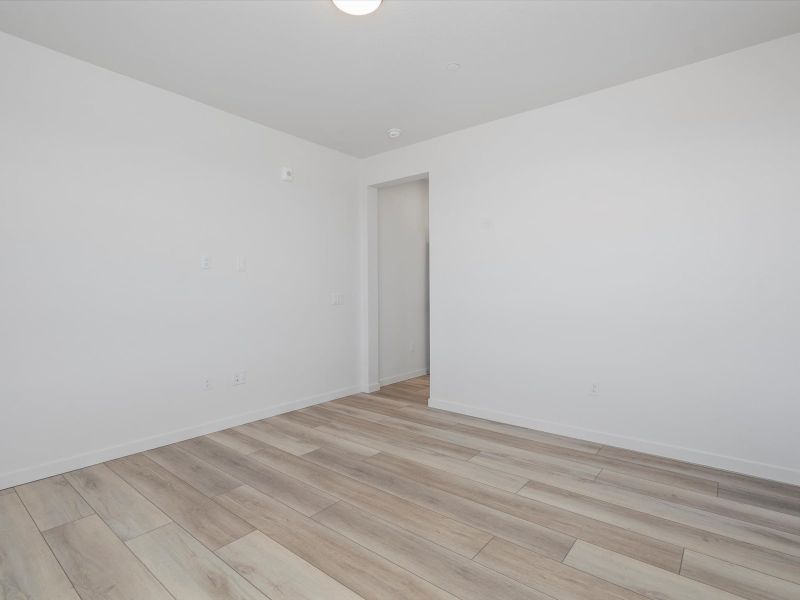 Spacious, unfurnished interior of a new home in Gateway Commons, Denver (Image 23).