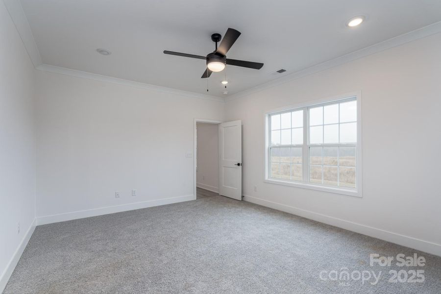 Spacious, unfurnished interior of a new home in Kerns Ridge, Salisbury (Image 14).