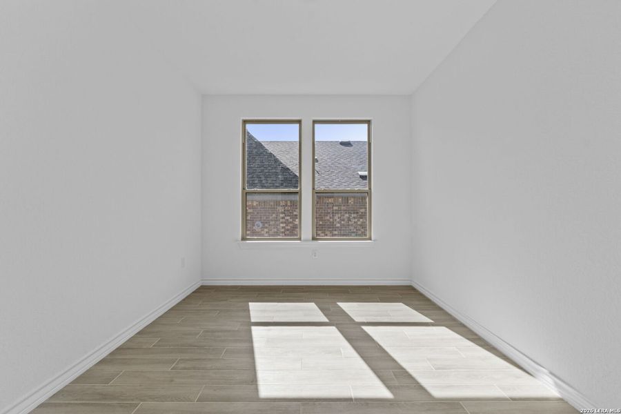 Spacious, unfurnished interior of a new home in Del Webb New Braunfels at Veramendi, New Braunfels (Image 25).