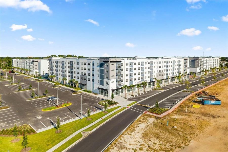 Condo located in Orlando, FL showcasing its design and architecture (Image 26).