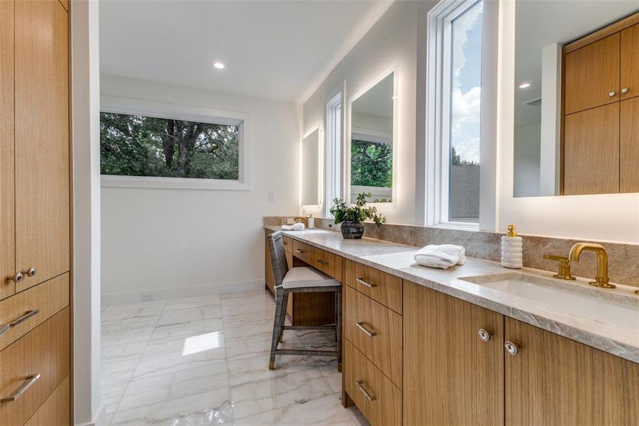 Furnished interior view inside a new home in , Dallas (Image 33).