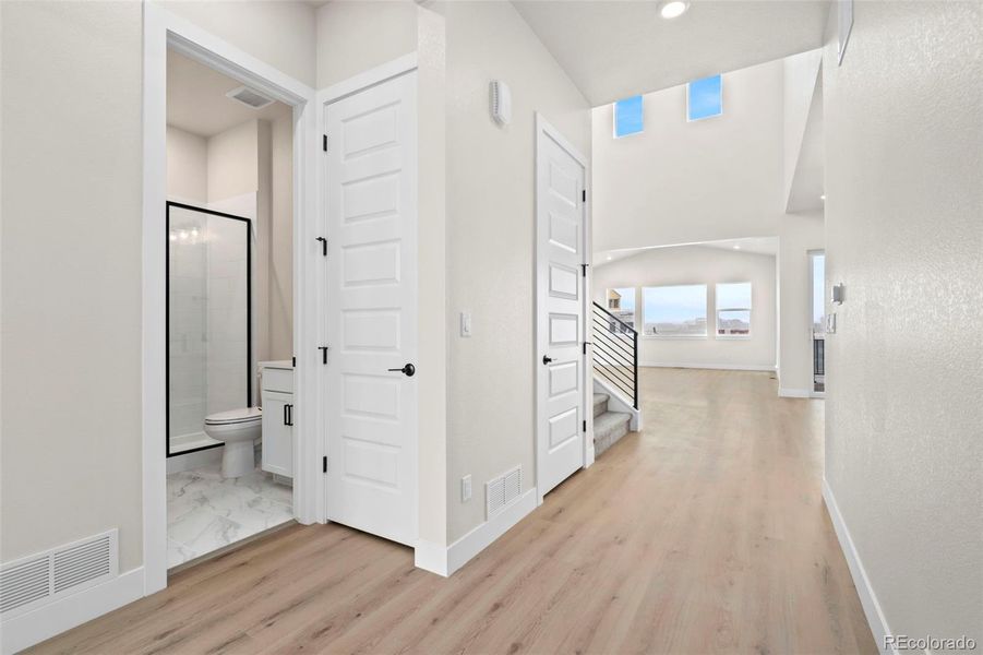 Spacious, unfurnished interior of a new home in , Fort Collins (Image 7).