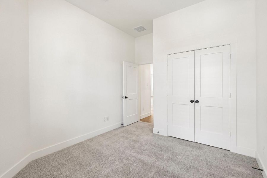 Spacious, unfurnished interior of a new home in Evergreen 40s, Conroe (Image 15). Spacious, unfurnished interior of a new home in Evergreen 40s, Conroe (Image 15).