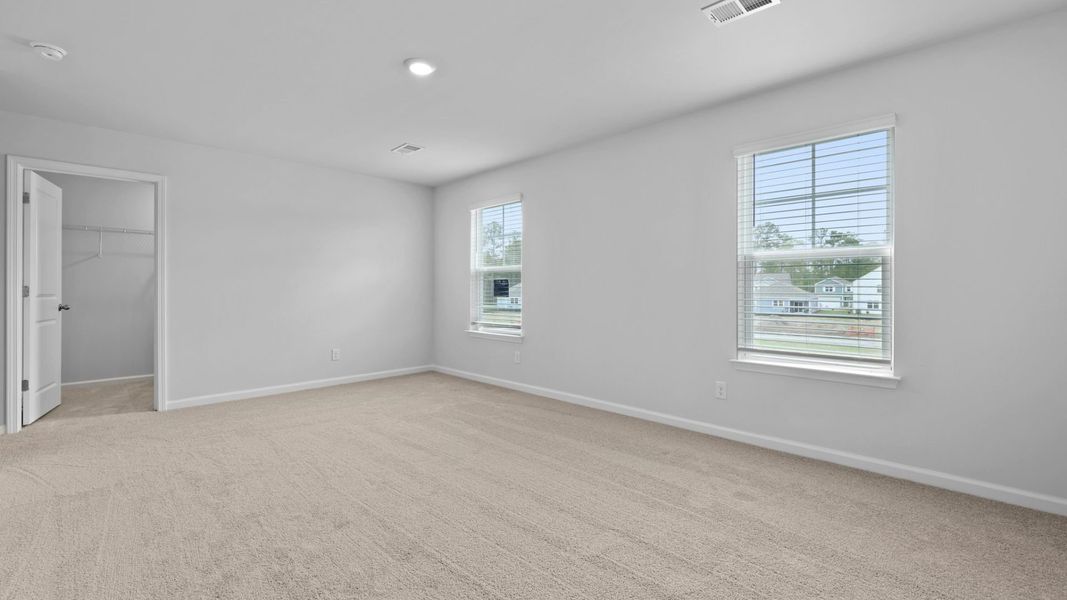 Representative unfurnished interior of a home built from the ROBIE by D.R. Horton in Hillcrest, Ravenel (Image 24).