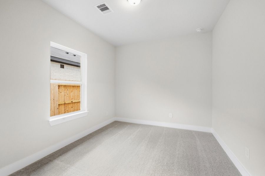 Spacious, unfurnished interior of a new home in Pecan Estates, Crosby (Image 23).
