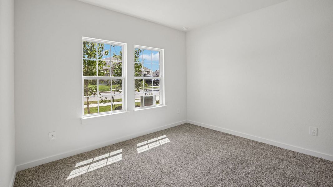 Spacious, unfurnished interior of a new home in Rosenbusch Ranch, Leander (Image 29).