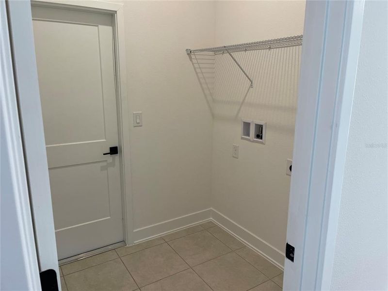 Spacious, unfurnished interior of a new home in Harmony Central, St. Cloud (Image 9).