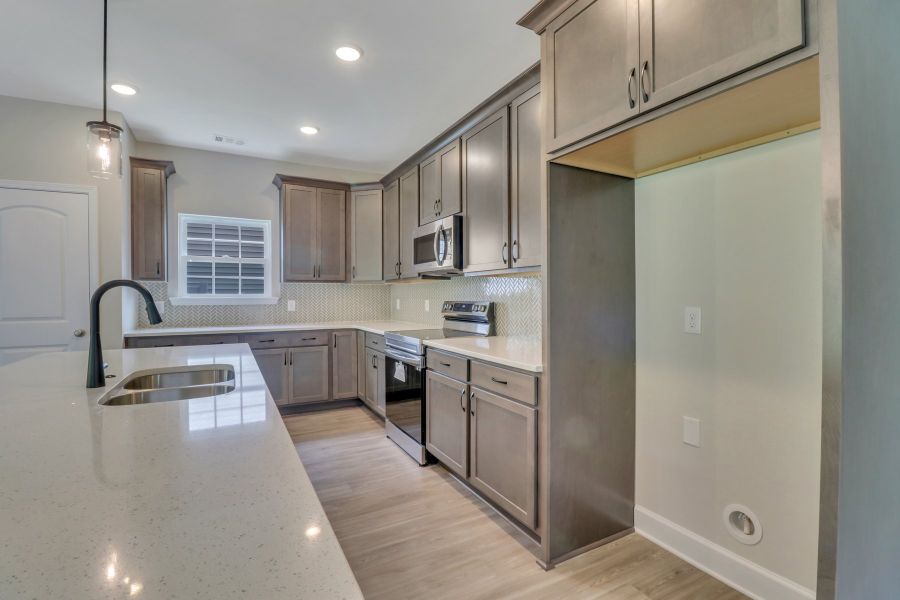 St. Helena – Kitchen Cabinets and Backsplash St. Helena – Kitchen Cabinets and Backsplash