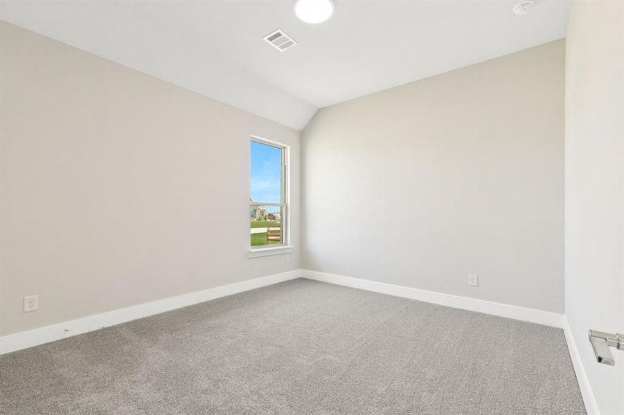 Spacious, unfurnished interior of a new home in Ellis Ranch Estates, Waxahachie (Image 28).