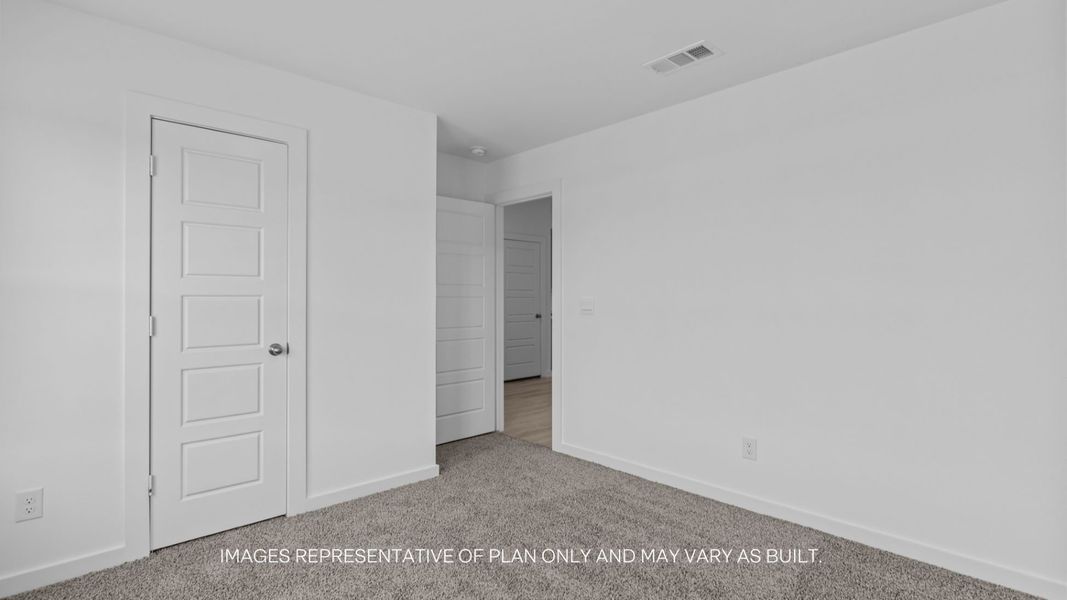 Spacious, unfurnished interior of a new home in Allen Farms, Lubbock (Image 10).