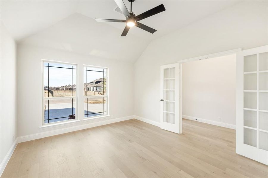Spacious, unfurnished interior of a new home in Abe's Landing, Granbury (Image 20).