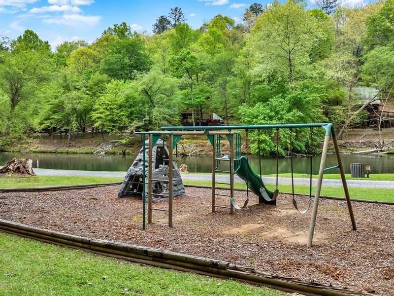 Community amenities in , Ellijay (Image 31). Community amenities in , Ellijay (Image 31).