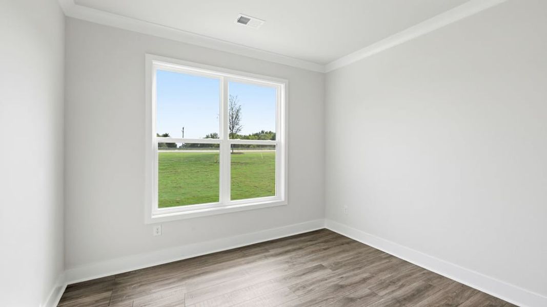 Spacious, unfurnished interior of a new home in Sycamore Cove, Woodruff (Image 19).
