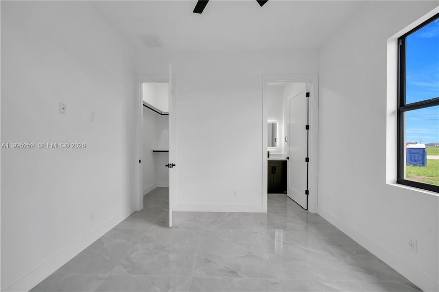 Spacious, unfurnished interior of a new home in , Cape Coral (Image 21).