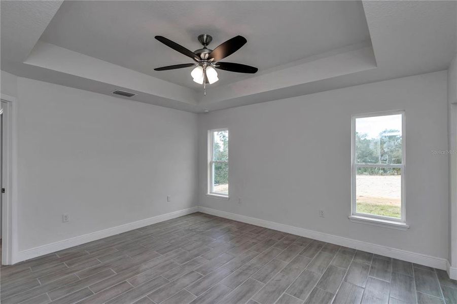 Spacious, unfurnished interior of a new home in , Ocala (Image 47).