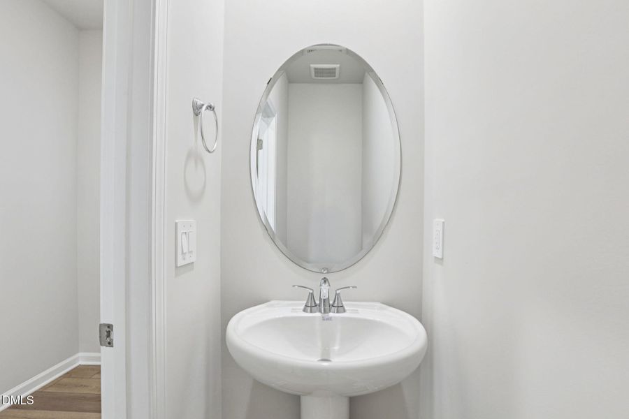 16-web-or-mls-Raleigh - Oak Manor - 908