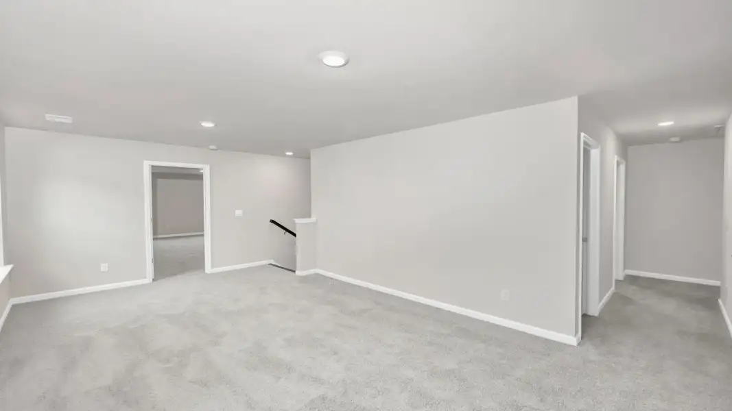 Spacious, unfurnished interior of a new home in Livingston Woods, Irmo (Image 19).