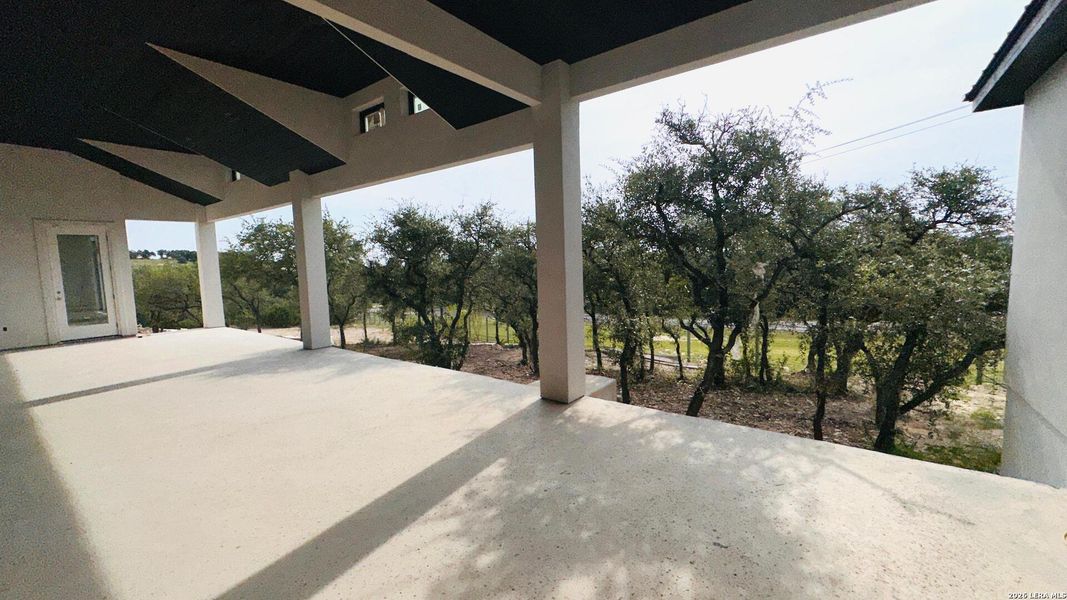 Exterior details and patio area of a home in , San Antonio (Image 8).
