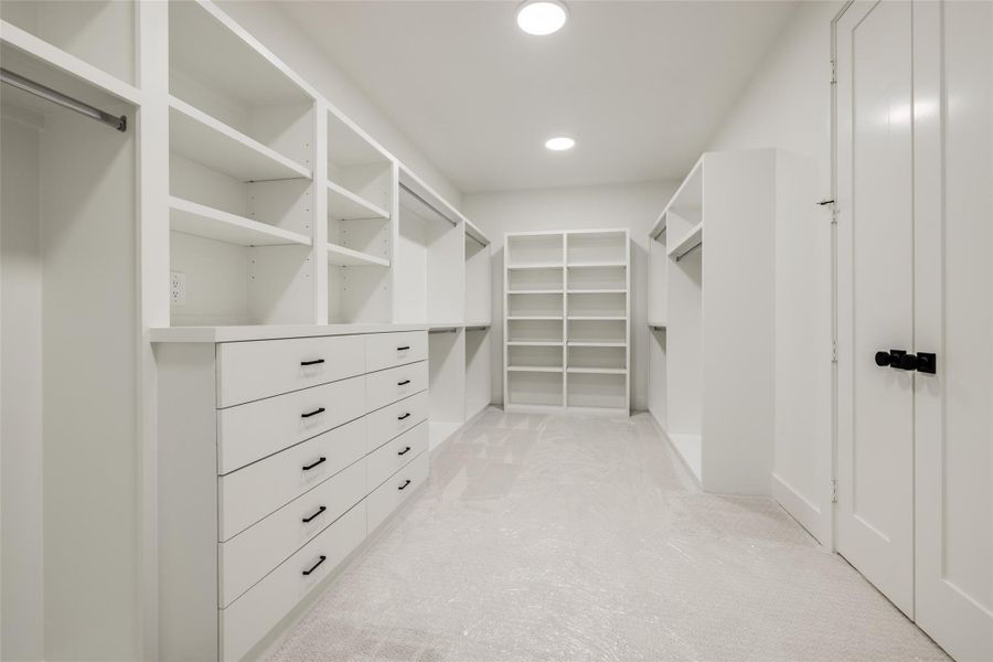 Image 43 of a home in .