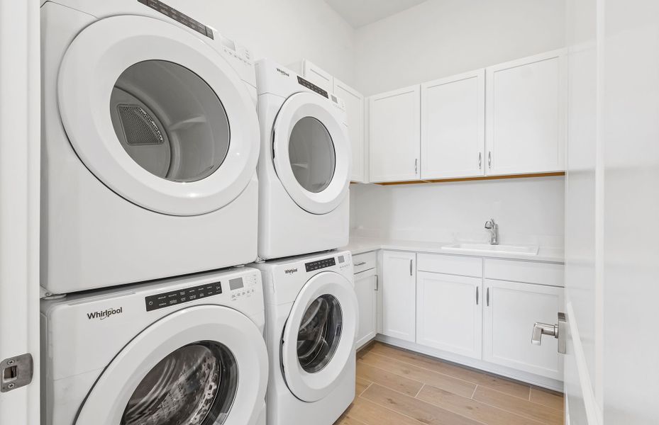 Close-up of interior finishes inside a home in Terreno, Naples (Image 11).