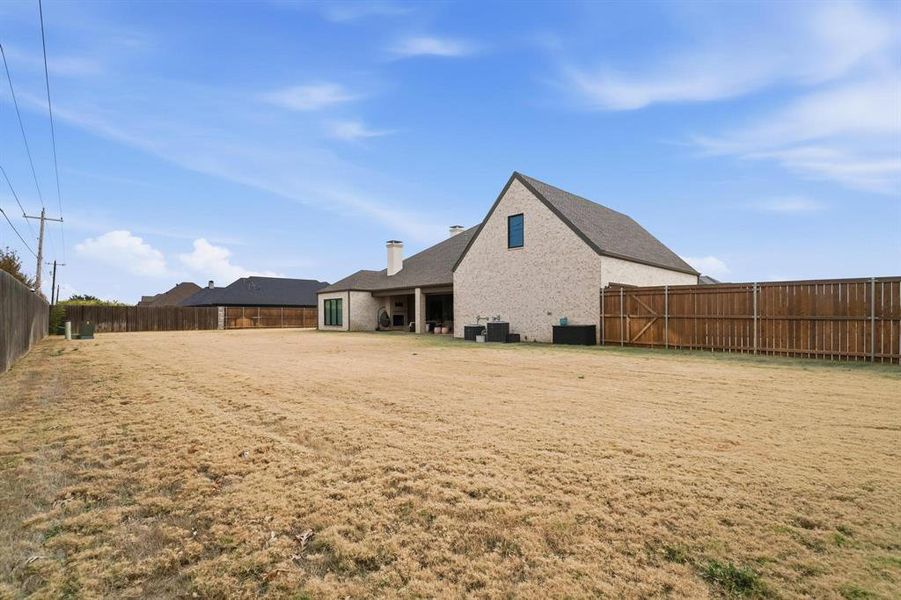 Exterior details and patio area of a home in , Abilene (Image 20).
