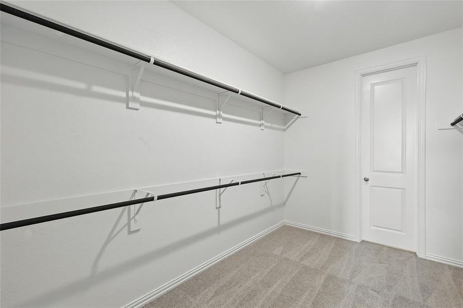 Spacious, unfurnished interior of a new home in Bel Air Village, Sherman (Image 15).