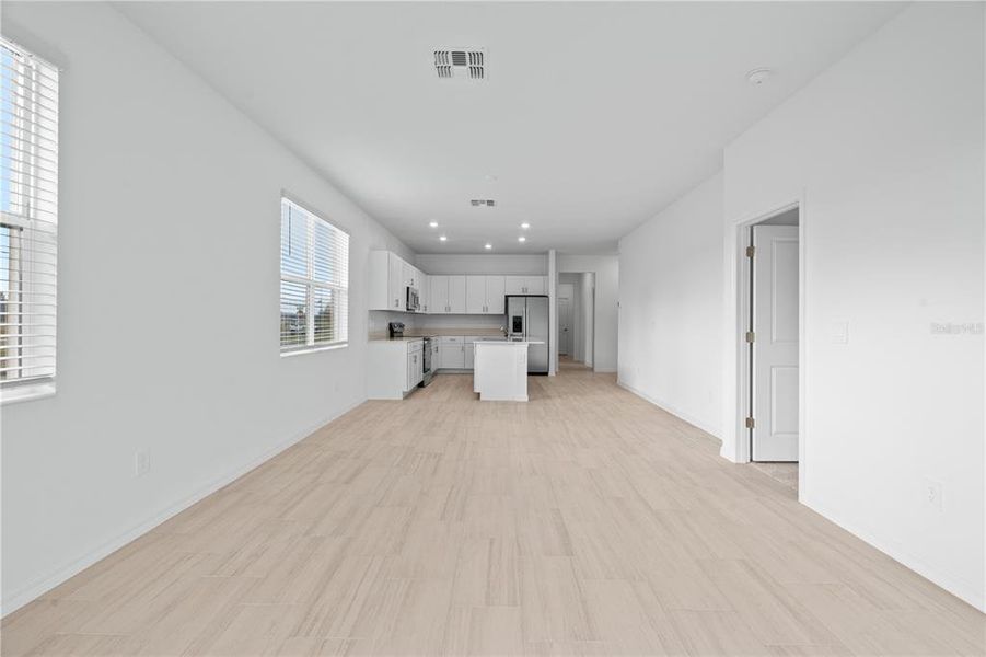 Spacious, unfurnished interior of a new home in Angeline, Land O' Lakes (Image 16).