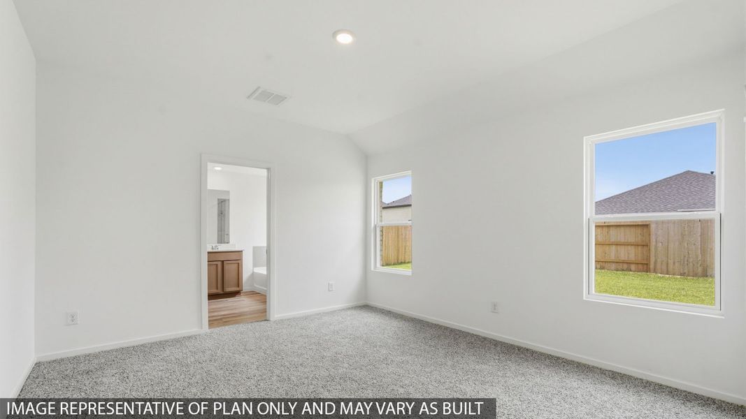 Spacious, unfurnished interior of a new home in Cypress Green, Tomball (Image 20).