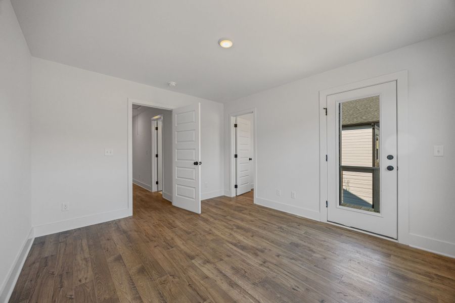 Representative unfurnished interior of a home built from the Gayle Townhome by Parkside Builders in The Parks of Mill Town, Chattanooga (Image 34).