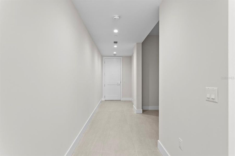 Spacious, unfurnished interior of a new home in , St. Petersburg (Image 43). Spacious, unfurnished interior of a new home in , St. Petersburg (Image 43).