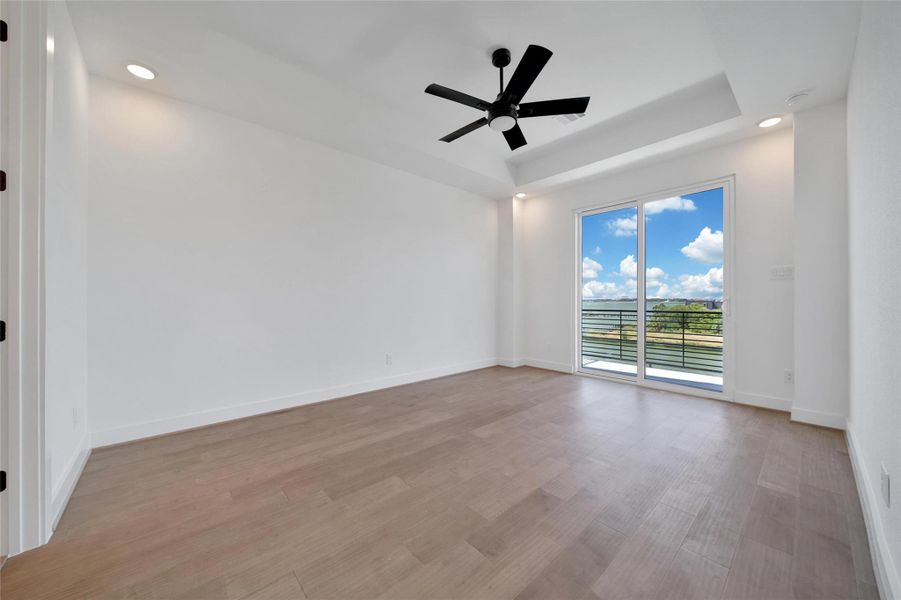 Spacious, unfurnished interior of a new home in Lago Pointe, Seabrook (Image 15). Spacious, unfurnished interior of a new home in Lago Pointe, Seabrook (Image 15).