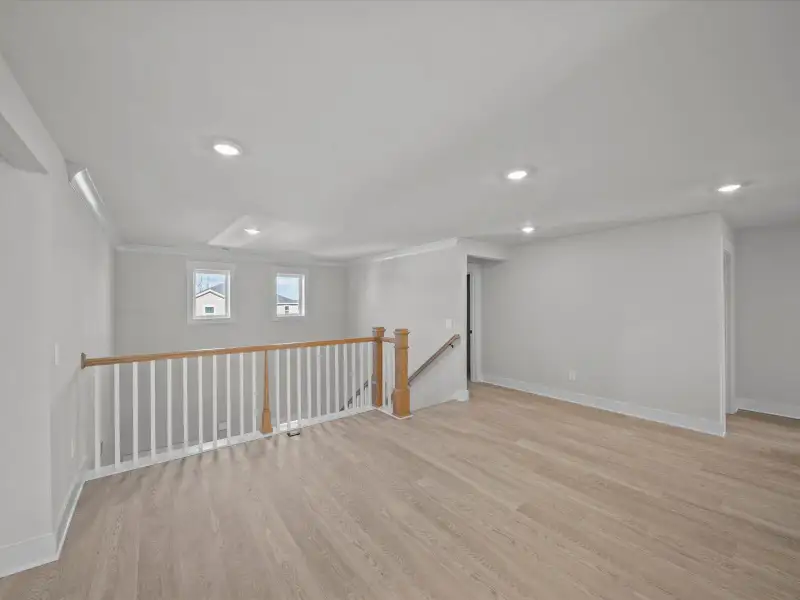 Spacious, unfurnished interior of a new home in Ashby Woods, Boiling Springs (Image 12).