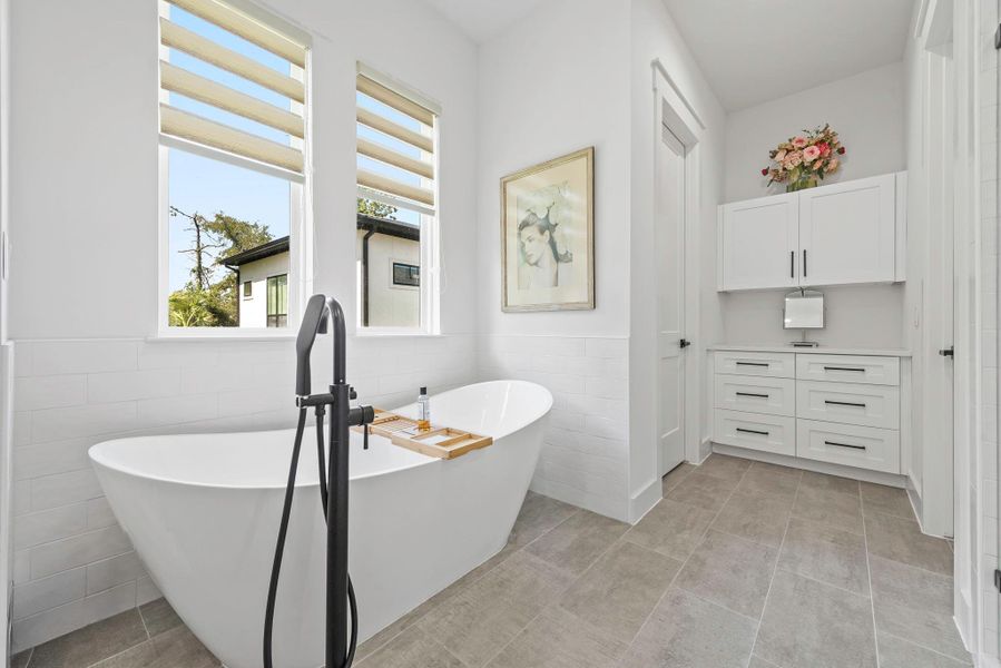 Primary bath has separate soaking tub Primary bath has separate soaking tub