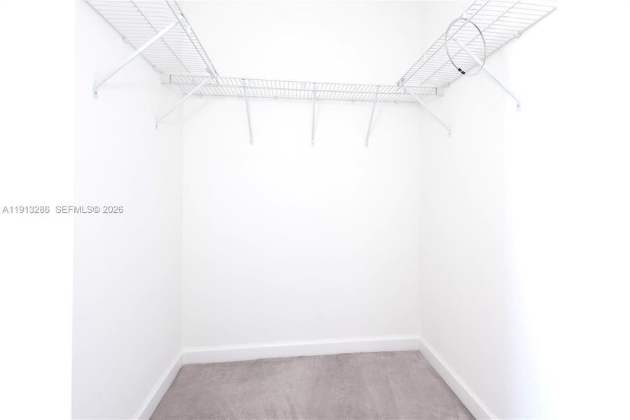 Spacious, unfurnished interior of a new home in , Miami (Image 26).