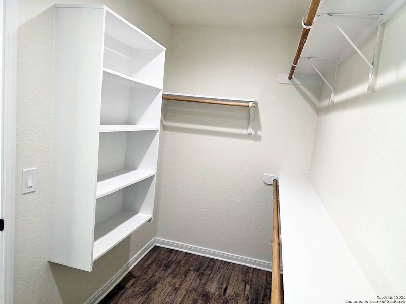 Spacious, unfurnished interior of a new home in , Fischer (Image 11).