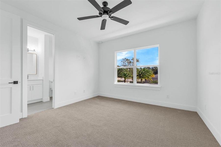 Spacious, unfurnished interior of a new home in , Orlando (Image 48).
