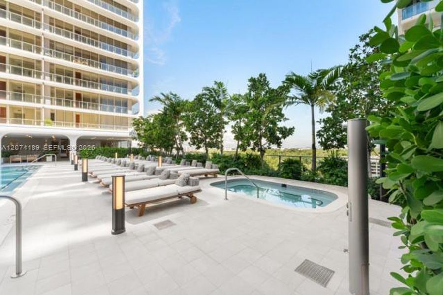 Condo located in Miami, FL showcasing its design and architecture (Image 4). Condo located in Miami, FL showcasing its design and architecture (Image 4).