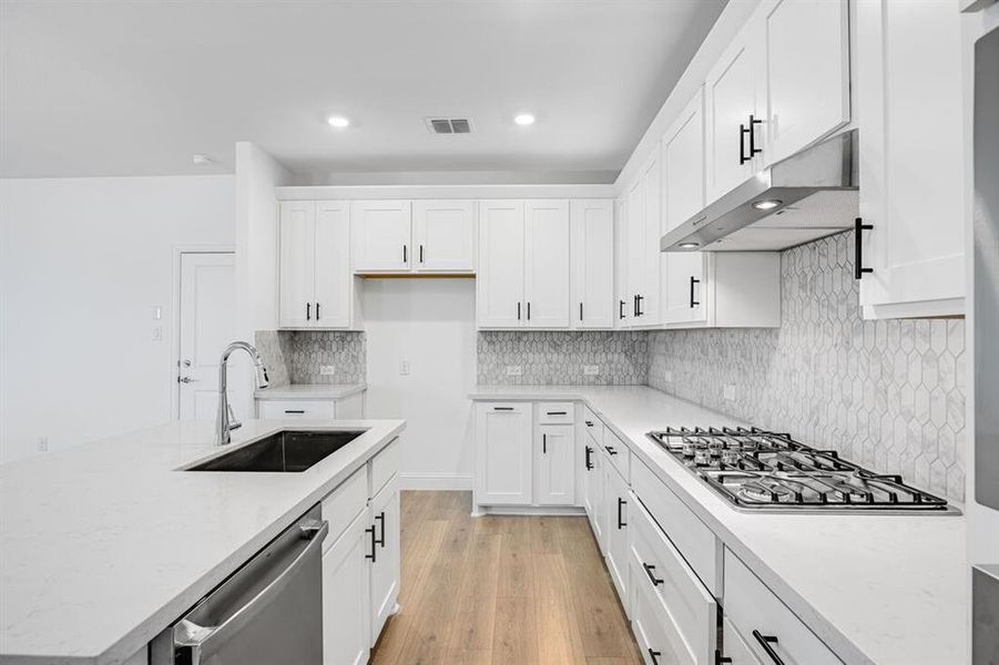 100 North Sky Drive ~ Ready Now 100 North Sky Drive ~ Ready Now