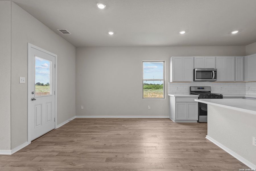 Spacious, unfurnished interior of a new home in Hickory Ridge, Elmendorf (Image 22). Spacious, unfurnished interior of a new home in Hickory Ridge, Elmendorf (Image 22).