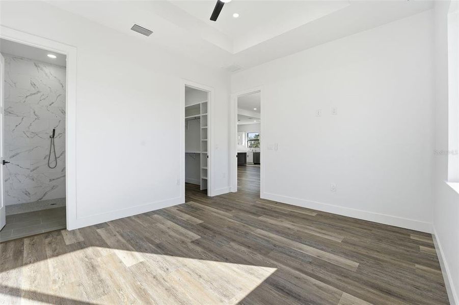 Spacious, unfurnished interior of a new home in , Port Charlotte (Image 33).