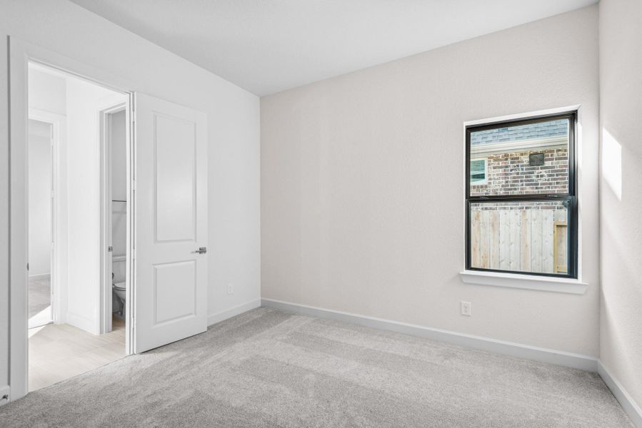 Spacious, unfurnished interior of a new home in ARTAVIA - Parkview Collection, Conroe (Image 34).