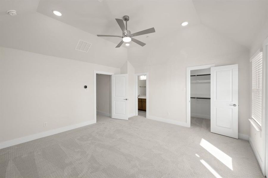 Spacious, unfurnished interior of a new home in The Abbey at Mercer Crossing, Farmers Branch (Image 24).