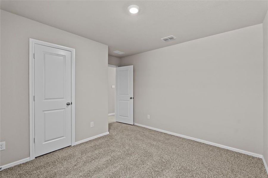 Spacious, unfurnished interior of a new home in Meadowbrook Estates, Cleburne (Image 27).