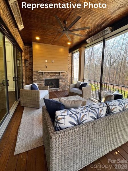 Screened Porch or all seasons room!!