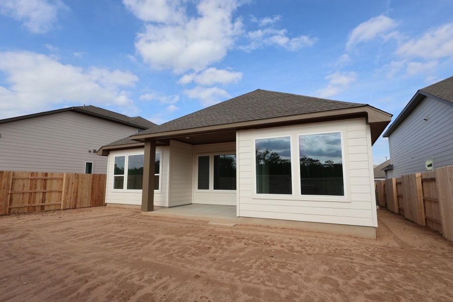 Exterior details and patio area of a home in Lagos Reserve, Manor (Image 3).