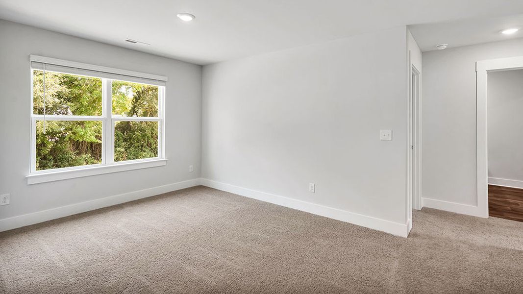 Spacious, unfurnished interior of a new home in Merchant Point, Jacksonville (Image 31).
